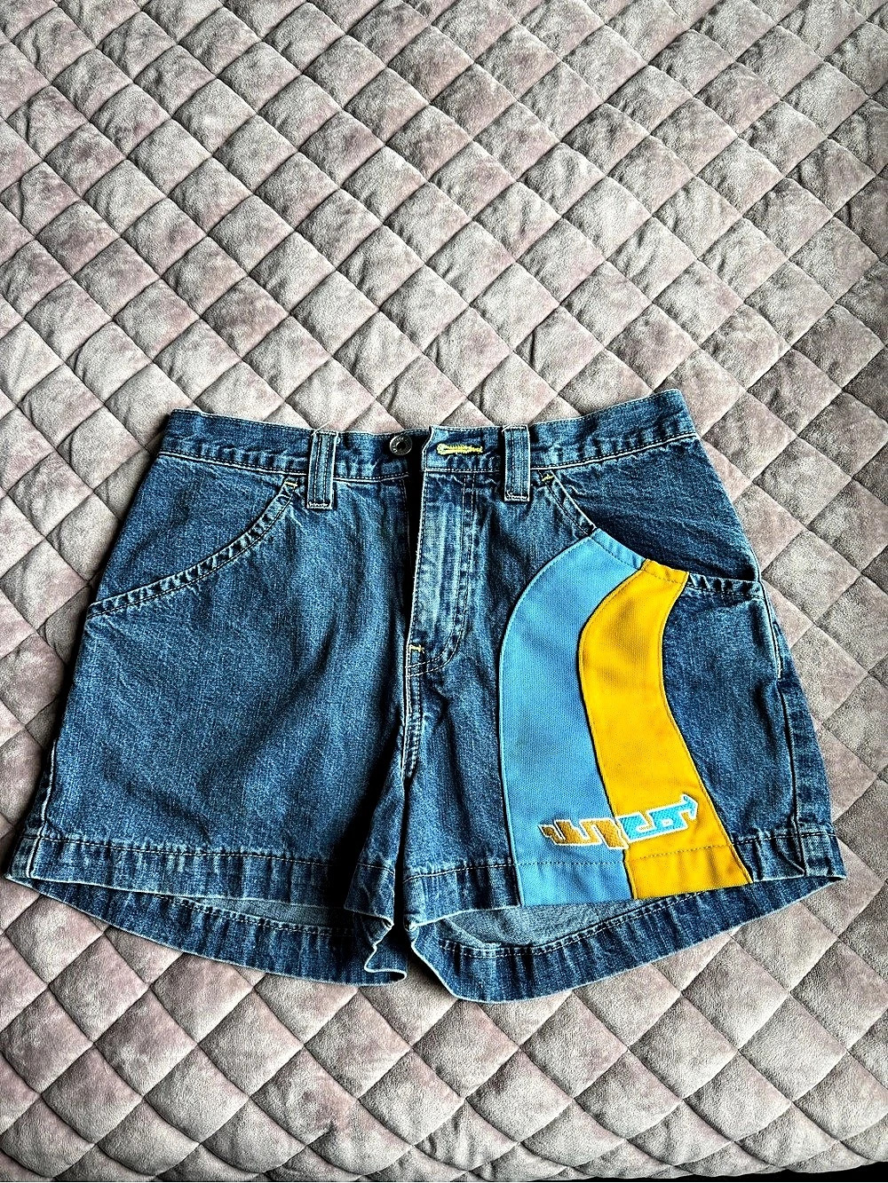 JNCO Color Block Denim Jean Shorts Size 7 - Picture 2 of 4